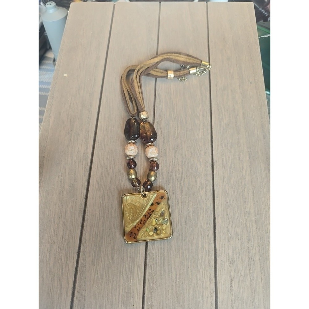 LAURA ASHLEY faux leather strand brown tan Gold tone metal Pendant bead Necklace